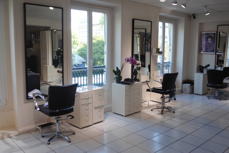 salon-coiffure-AIGUINES-min_floor-home-office-property-living-room-room-781228-pxhere.com